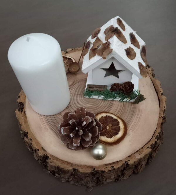Holzscheibe mit Kerze